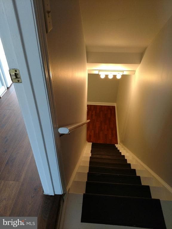 Building Photo - 15205 Streamside Ct