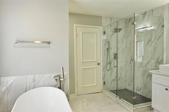 Building Photo - 3114 Hollow Creek Ct