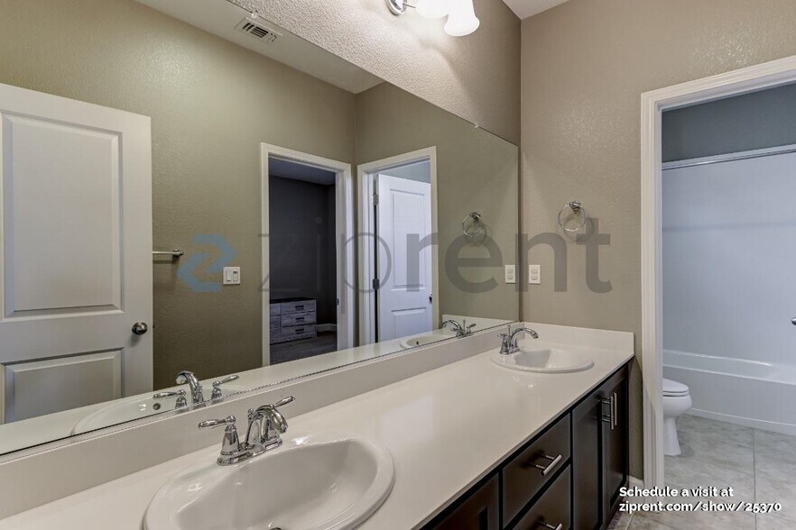 Building Photo - 1465 Durfee Ct
