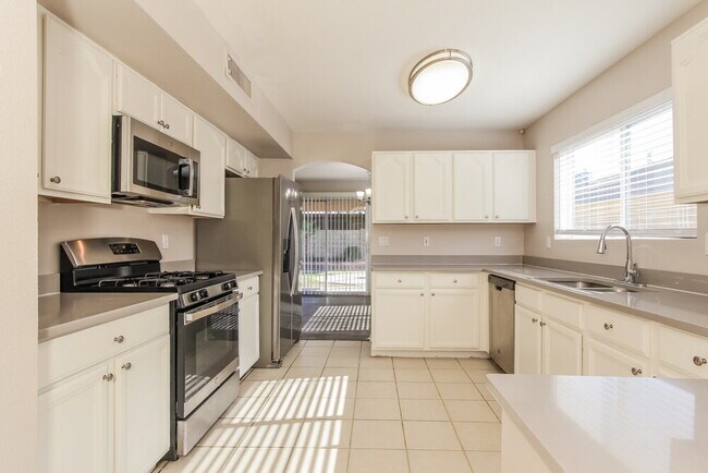 Building Photo - 9147 N 73rd Ln