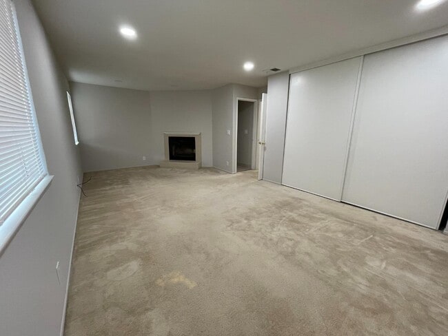 Building Photo - 309 Cravens Ct