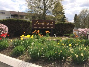 Building Photo - 2 Bed , 1 Bath Apt Close to PSU Campus