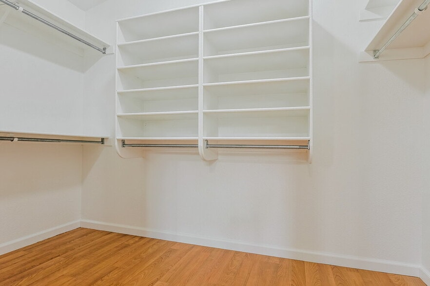 Building Photo - 9339 E Posada Ave