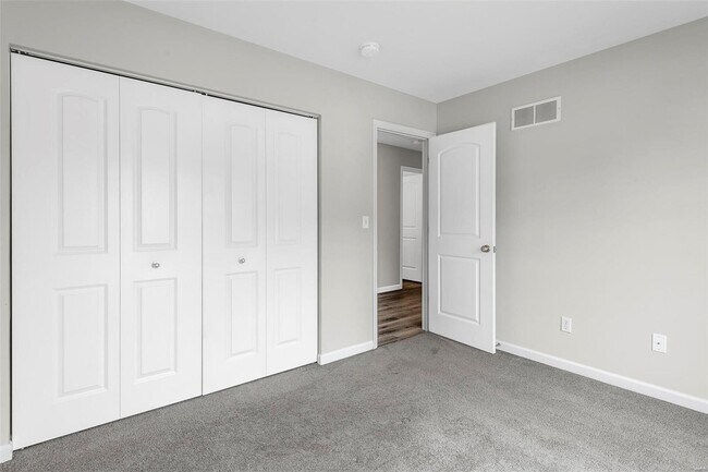 Building Photo - 4602 Siesta Dr