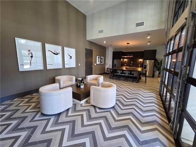 Building Photo - 775 Juniper St NE