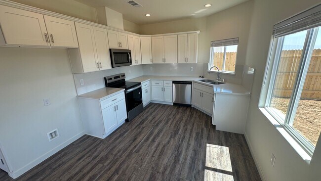 Building Photo - Coyote Run Duplexes