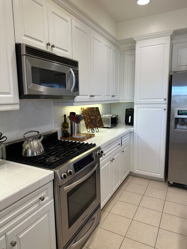 Kitchen - 3066 Roia Ln