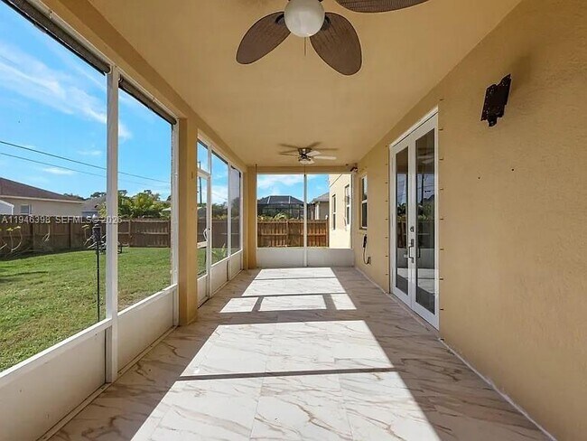 Building Photo - 1018 SW Eckard Ave