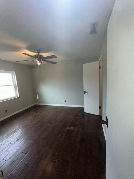 Building Photo - 1309 Fairway Ave