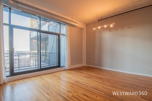 Building Photo - 1224 W Van Buren St