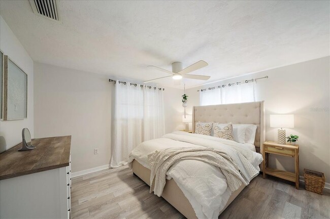 Building Photo - 2650 Leafy Ln