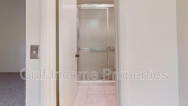 Building Photo - 6228 7th Ave W
