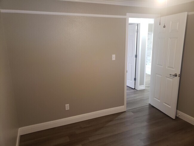 Building Photo - 817 Stafford Way