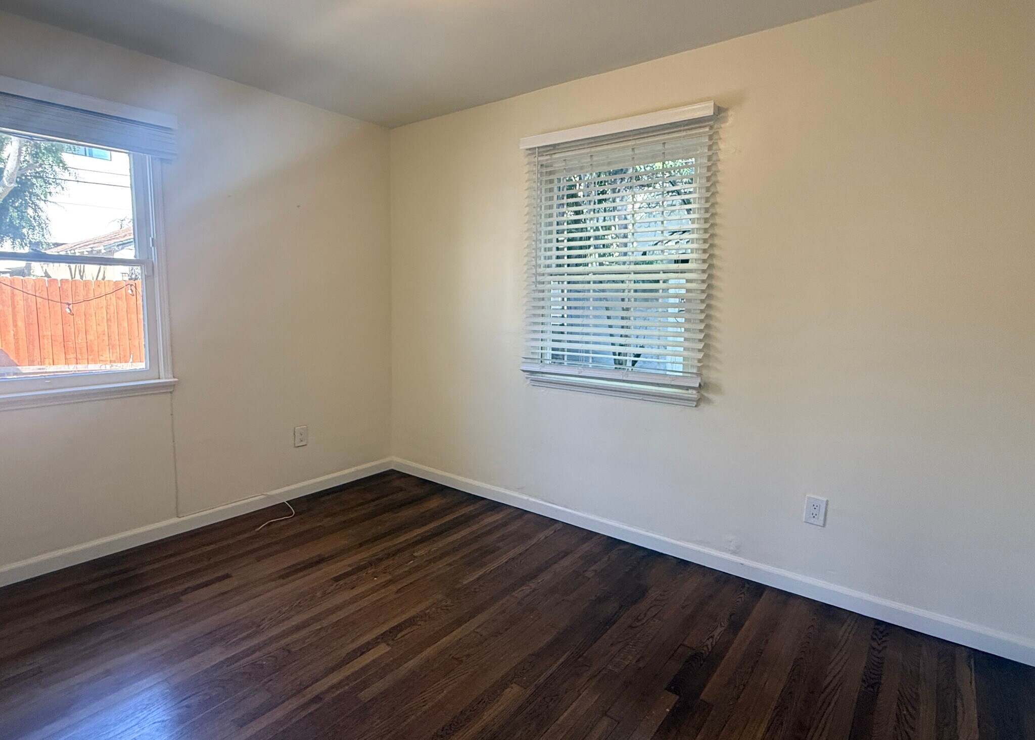 Building Photo - 11527 Albers St