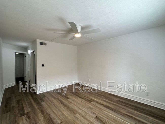 Building Photo - 3825 E Camelback Rd