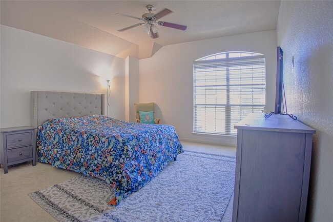 Building Photo - 6034 Starbrook Creek Dr