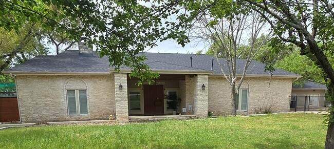 Building Photo - 10710 D-K Ranch Rd