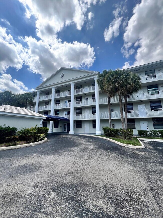 Building Photo - 1705 Whitehall Dr