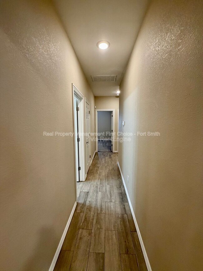 Building Photo - 9720 Haven Blvd