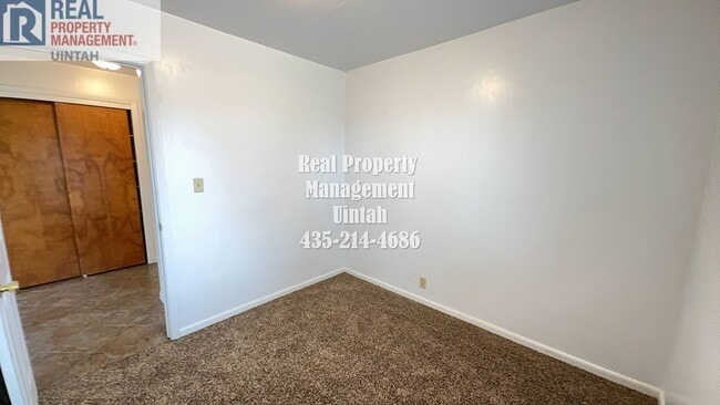 Building Photo - One level living with 4 bedrooms, 2 bathro...