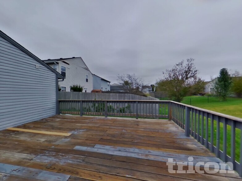 Building Photo - 1679 Long Lake Dr