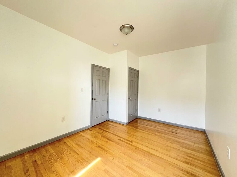 Building Photo - 65 Hawkins St