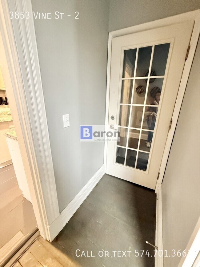 Building Photo - 3853 Vine St