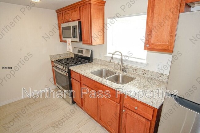 Building Photo - 7320 Dale Rd