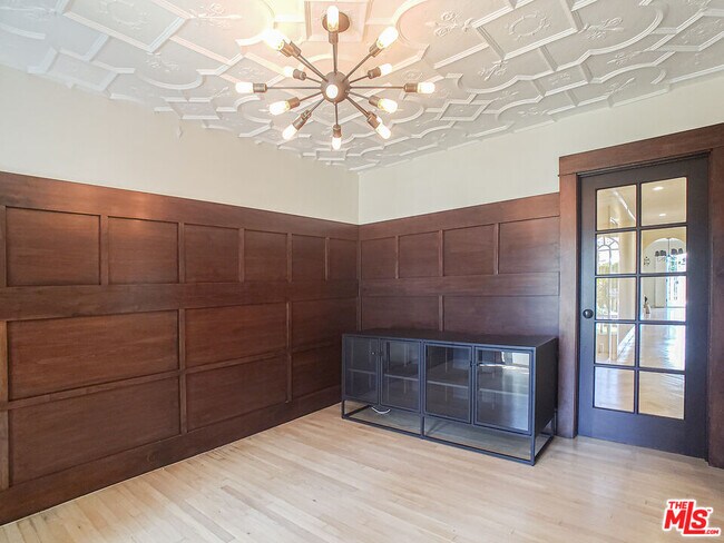 Building Photo - 1206 S Longwood Ave