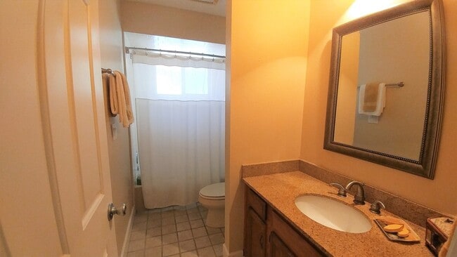 Building Photo - Large Executive Beauclerc Pool Home