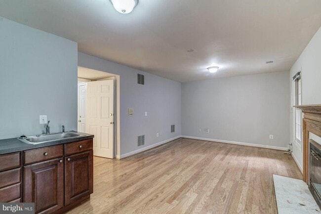 Building Photo - 2106 Patty Ln