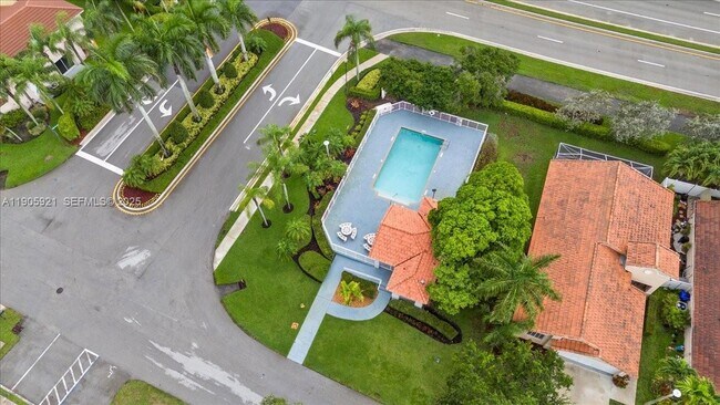 Building Photo - 17610 SW 4th Ct