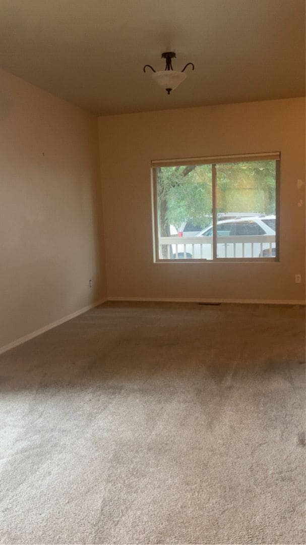 Building Photo - 1306 Kremer Dr