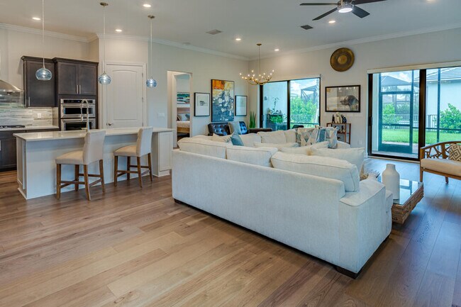 Building Photo - 559 SE Villandry Way