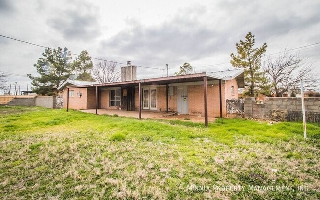 Building Photo - 1906 N Pecos St