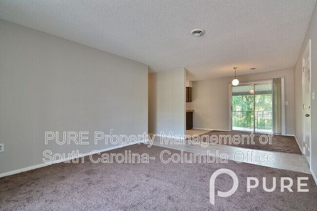 Building Photo - 2915 Chatsworth Rd