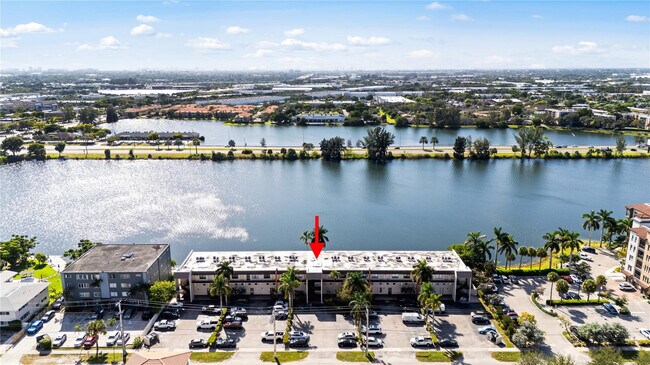 Building Photo - 1100 Crystal Lake Dr