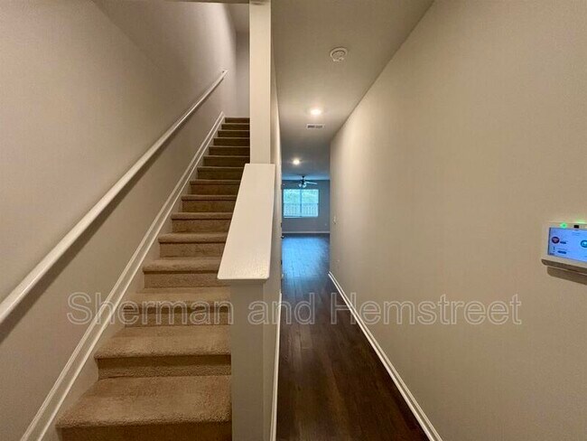 Building Photo - 934 Quaint Parish Cir