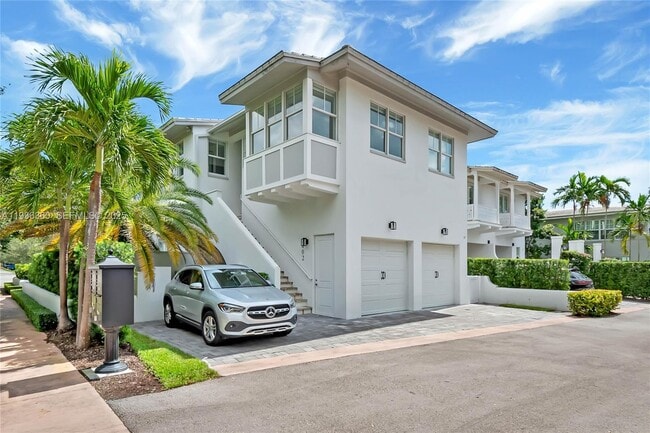 Building Photo - 3400 Ponce de Leon Blvd