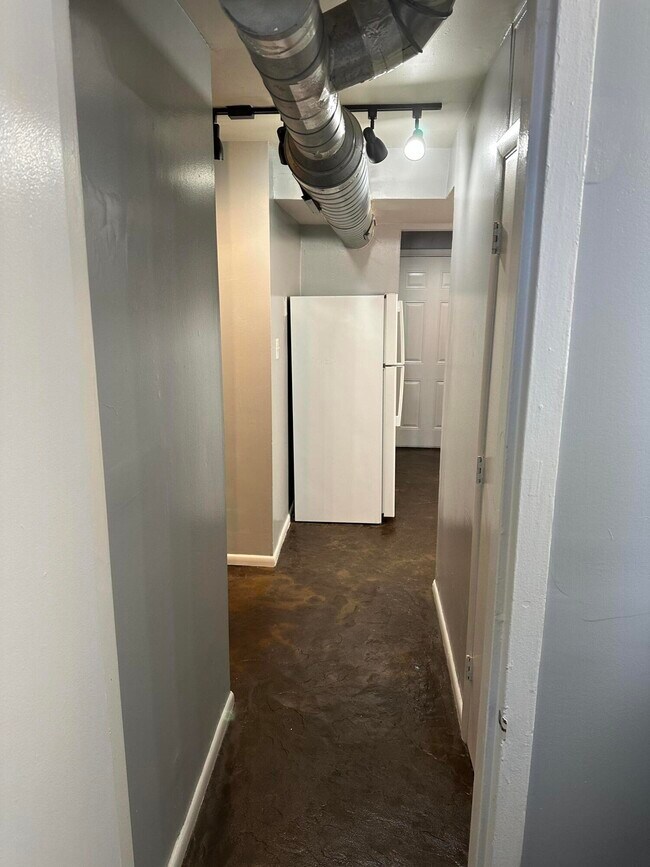 Building Photo - 705 Wilkinson Blvd