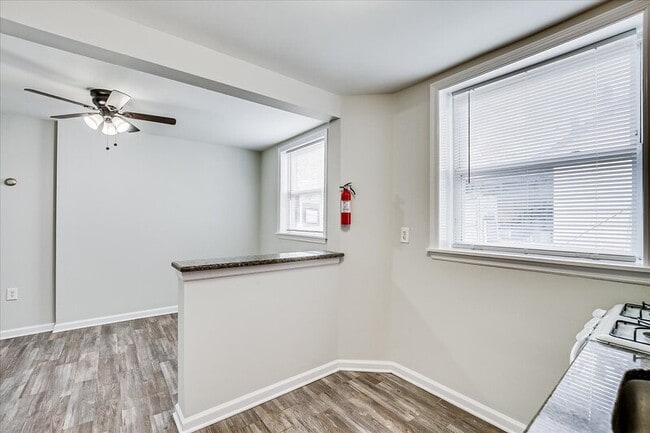 Building Photo - 217 Smith St