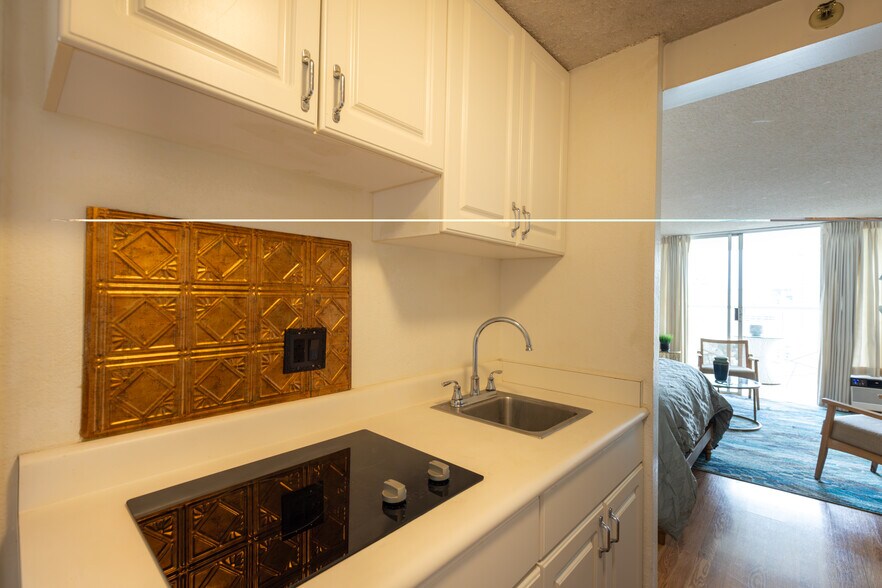 Building Photo - 445 Seaside Ave