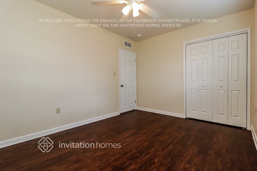 Building Photo - 1732 Rhoades Terrace