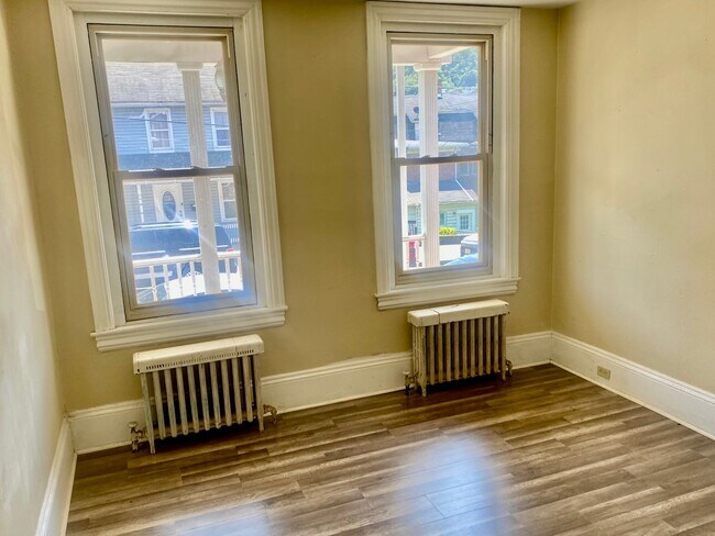 Building Photo - 744 Pawnee St