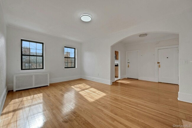 Building Photo - 840 Bronx River Rd