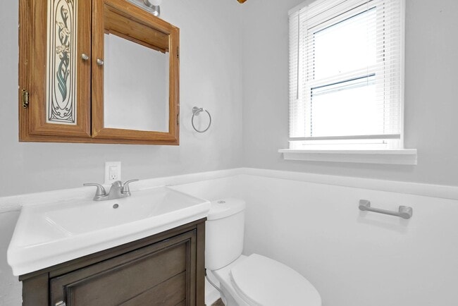 Building Photo - 342-344 East Morrill Avenue