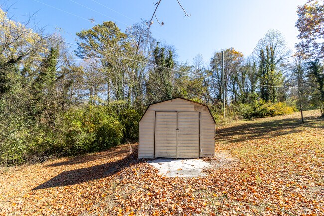 Building Photo - 4864 Shell Ln