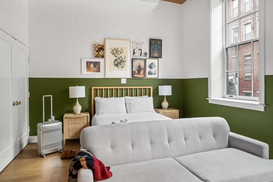 Building Photo - 122 N 3rd St