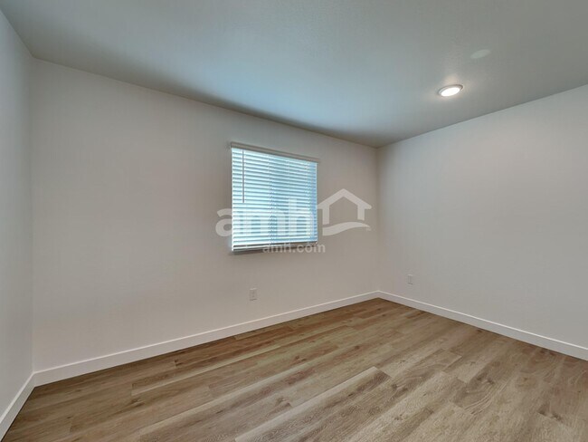 Building Photo - 9746 W Luxton Ln