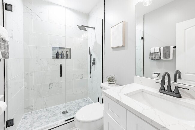 Building Photo - 4634 S Langley Ave